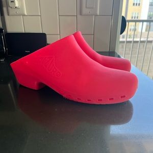 Calzuro Hot Pink Clogs 42